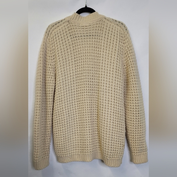 Gaeltarra Hand loomed  Aran 100% wool cable knit  cardigan sweater - Picture 3 of 12